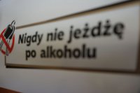 "Nigdy nie jeżdzę po alkoholu" napis